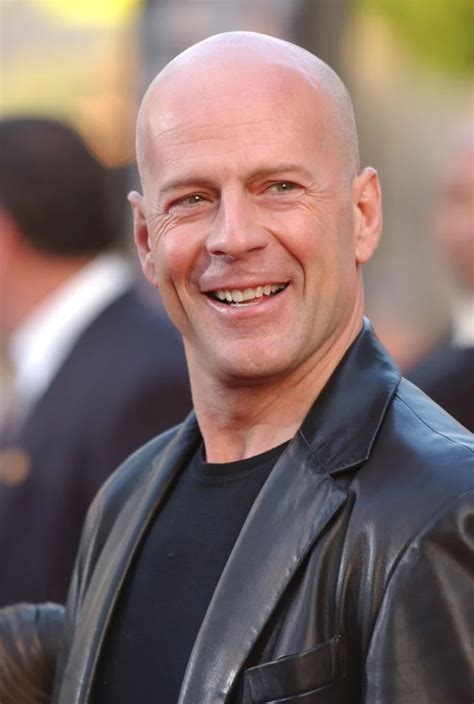 22 Handsome Pictures Of Bruce Willis That Will Make You Want To Give