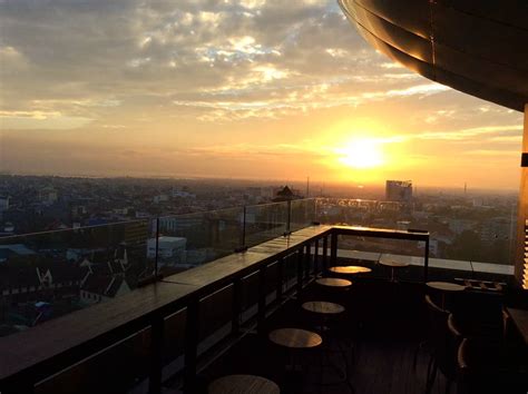 Komitmen kapolrestabes membangun zona integritas. Gravity Sky Lounge and Bar (Makassar) | Jakarta100bars Nightlife Reviews - Best Nightclubs, Bars ...