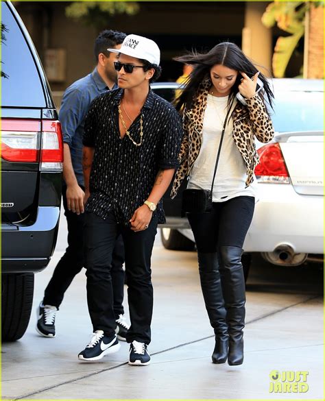 Bruno Mars And Girlfriend Jessica Caban Catch Adele In
