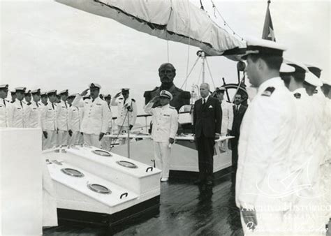Ceremonia De Entrega De Busto Del Comandante Arturo Prat A La Marina