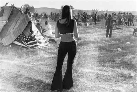 Las Chicas De Woodstock 1969 Marcaron La Tendencia De La Moda Actual Cultura Inquieta