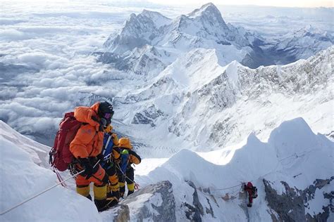14 Climbers Scale Mt Everest As Second Summit Window Opens Mountain