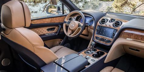 2017 Bentley Bentayga Luxury SUV - News