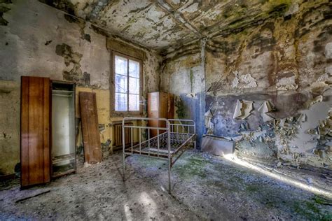 Urbex in the area of sassari. Pin by Miroslava Duhr on Beauty in decay | Abandoned ...