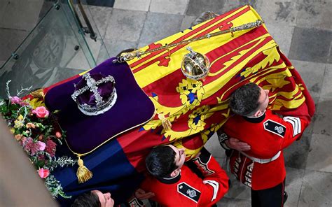 the most beautiful photos from queen elizabeth s funeral ceremonies