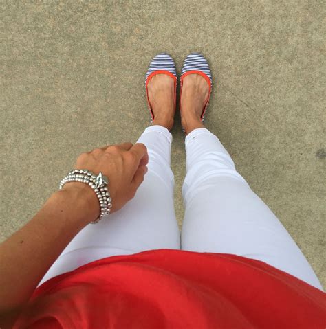 What I Wore Real Mom Style Orange And White Outfit Realmomstyle Momma In Flip Flops