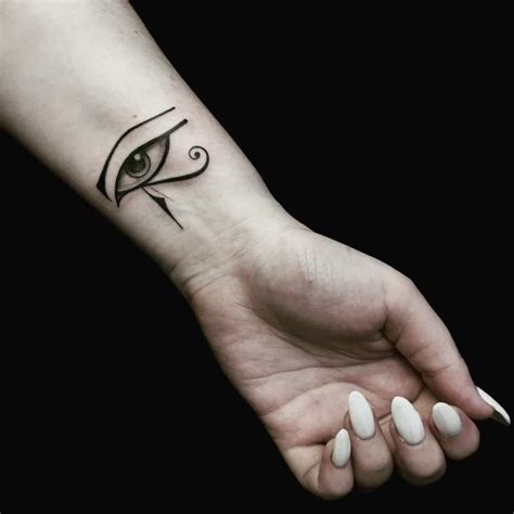 Eye Of Horus Tattoos Explained Meanings Common Themes And Photos