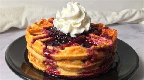 1 cup kodiak cakes buttermilk power cakes flapjack and waffle mix · 2 tablespoons swerve or zero calorie sweetener of choice · 2 tablespoons melted butter · 2 . Kodiak Cake Waffles with Mixed Berry Syrup | Kodiak ...