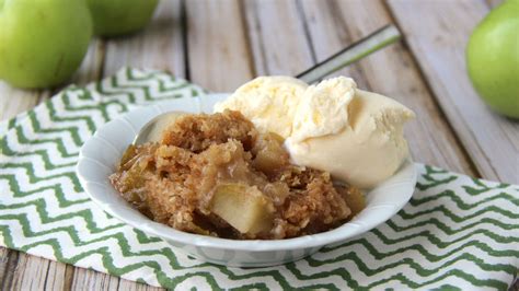 It's so easy to make you won't believe it! Paula Deen Apple Cobbler Recipe : Recipe For Peach And Apple Cobbler Made By A Princess / View ...