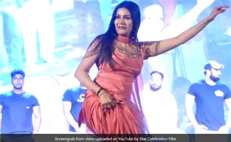 Sapna Choudhary Danced In Desi Style On Stage Video Went Viral Daily News