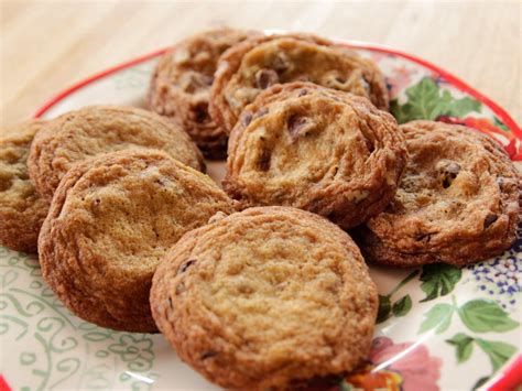Sweet little cookies that will surely have room on everyone's christmas cookie plate. The Pioneer Woman's 14 Best Cookie Recipes for Holiday Baking Season | The Pioneer Woman, hosted ...