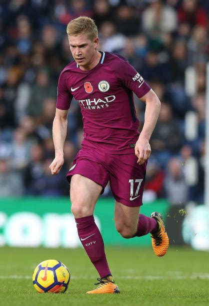 Kevin de bruyne's champions league final was ended on a devastating note de bruyne was in tears after his evening finished without having an impact Stats destroy Mesut Ozil narrative as he outperforms De Bruyne