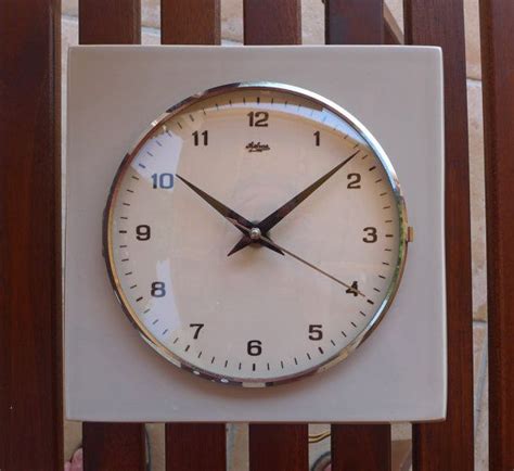 Mehne Ceramic Electric Vintage Kitchen Clock Etsy Vintage Klokken