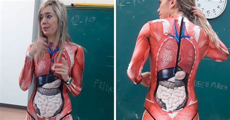 Teacher Surprises Class By Giving Anatomy Lesson Dressed In Full Body Anatomical Suit Demilked