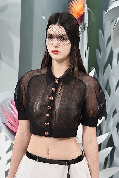 Kendall Jenner Nipple Photo Plus Her Sexiest Pics Photo Gallery