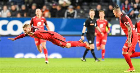 If you like the video please subscribe to my channel so i can keep uploading more highlights.check out my other playlists for more football highlights down. Over 11.000 solgt til Brann - Rosenborg / Brann