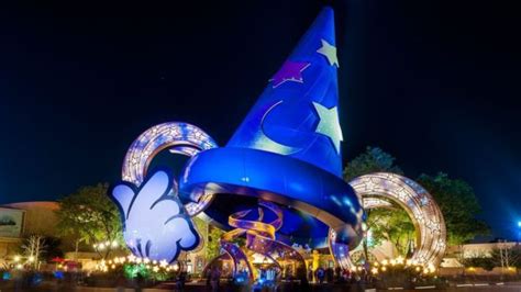 The Sorcerer Hat At The Heart Of Disney Hollywood Studios