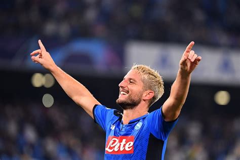 Check out his latest detailed stats including goals, assists, strengths & weaknesses and match ratings. Mertens viert droomavond met Maradona-photoshop - Voetbal ...