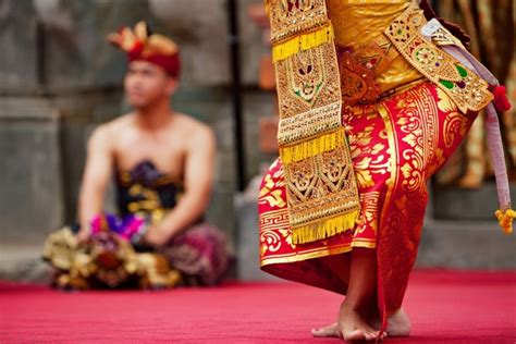 Inilah 10 Kain Baju Adat Tradisional Indonesia Terindah Yang Kamu Perlu