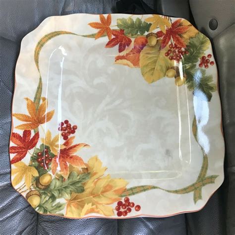 222 Fifth Autumn Celebration Thanksgiving Fall Leaves Dinner Plates Set 4~new ~ Porcelain
