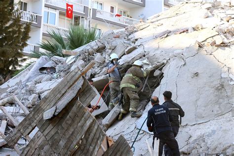 Căng thẳng giữa hai nước xung quanh các khu. Số người tử vong trong trận động đất ở Thổ Nhĩ Kỳ tăng lên 76