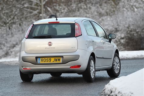Restoring the use of the rear seat. Fiat Punto Evo Hatchback (2010 - 2012) Photos | Parkers