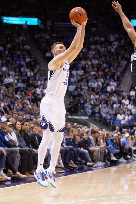 No 23 Byu Upsets No 2 Gonzaga In First Ever Ranked Matchup Between