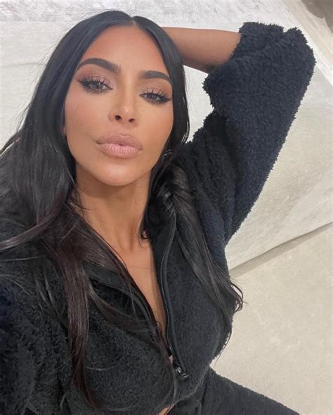 Kim Kardashian Unveils Her Natural Shoulder Length Hair Without Extensions