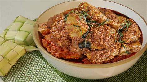 Gerobak atau etalase, alat masak atau panic, alat bakar ayam, arang, alat pencepit, meja, kursi, peralatan. Cara Masak Rendang Ayam Yang Bisa Anda Coba