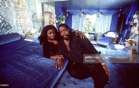 Sherman Oaks Ca Barry White With His Wife Glodean At Their Home