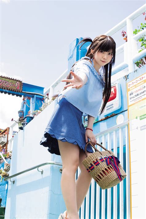 画像24 “日本一のコスプレイヤー”えなこ、色白美脚際立つ「彼女、お借りします」水原千鶴を再現 モデルプレス