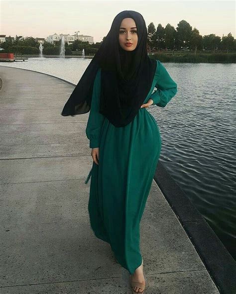 Pin By Zenith L Designs On Fashion Girl Hijab Arab Girls Hijab