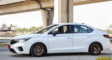 The 2020 honda city is yet to be launched in the global market. 2020 Honda City RS Turbo Upgraded With Aftermarket Accessories