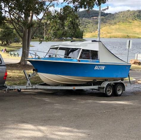Ft Commodore Half Cabin Boat Motorboats Powerboats Gumtree