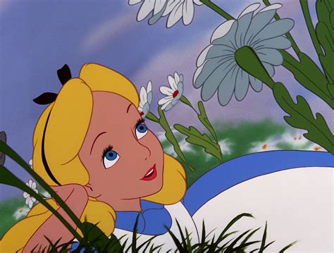 Ein weißer hase mit weste und taschenuhr führt alice (mia wasikowska, r.) ins wunderland, wo sie auf den verrückten hutmacher (johnny depp, l.) trifft. Portrayals of Alice in Wonderland - Wikipedia