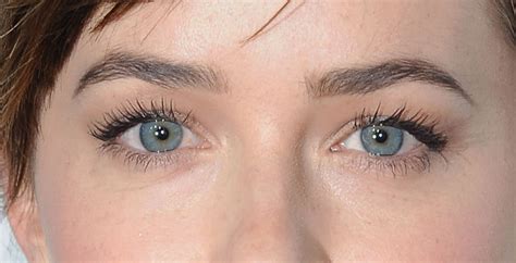 Take A Look At Dakota Johnsons Soft Natural Eye Makeup Up Close Glamour