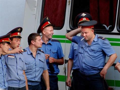 hilarious things that happen to russian cops memolition