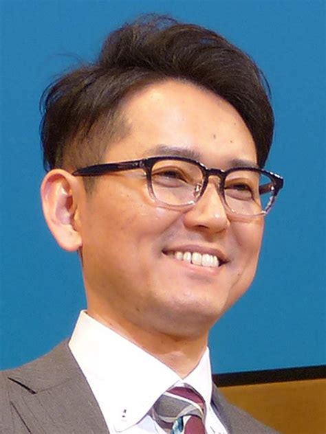 彼らは地下室に住んでいた。 このファミリでは、エルザアダムス息子、ママとパパジュリアンgarikの娘だった。 エルザは狂人だった。 彼女は美しいセラー約夢を見たが、彼女は絵に行きました。 女の子は彼女の. 新しい ナイツ 土屋 かっこいい - 髪型アップ写真