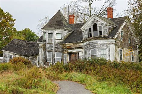 House Abandoned Run Down Maine Stock Photos Pictures And Royalty Free