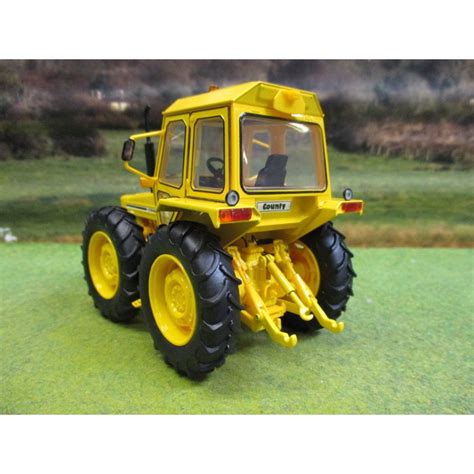 Universal Hobbies 132 County 1174 Tractor Industrial Yellow One32