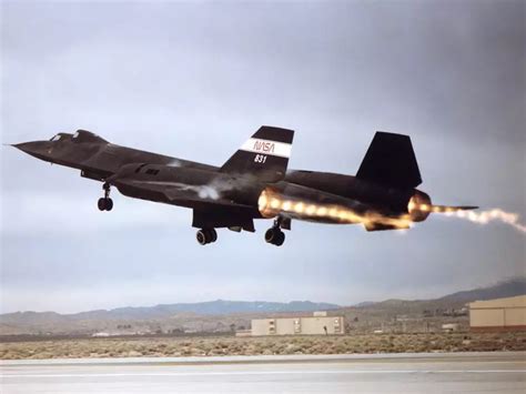 7 Wild Photos Of The Sr 71 Blackbirds Afterburners In Action