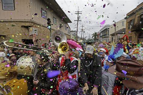 Revelers Gather In New Orleans For Mardi Gras News Radio Kman
