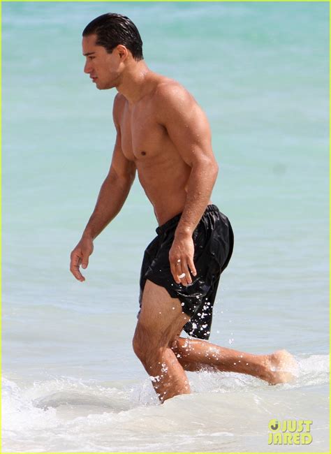 Photo Mario Lopez Shirtless Miami Beach Jog Photo Just Jared Entertainment News