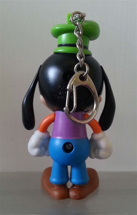 7 11 Disney Mickey Mouse And Friends 90th Anniversary Key Chain Goofy
