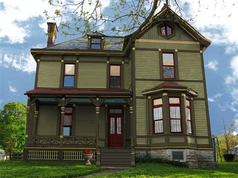 25 Inspiring Exterior House Paint Color Ideas Dark Green Exterior