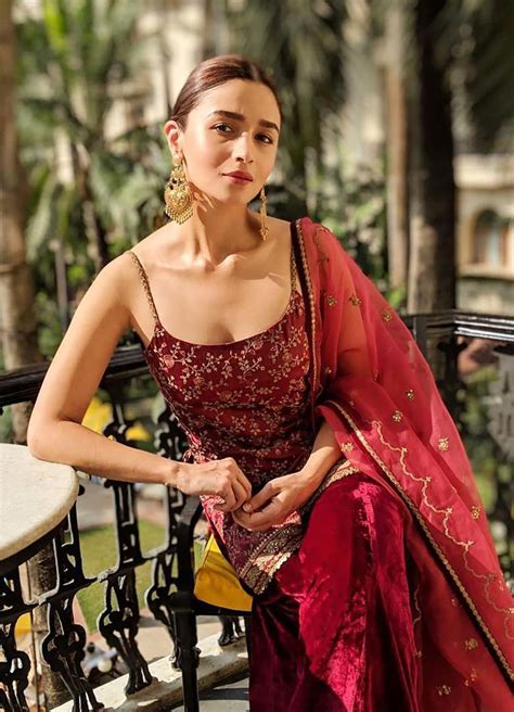 Alia Bhatt Birthday Five Times The Actress Enthralled Us In Beautiful Traditional Attires