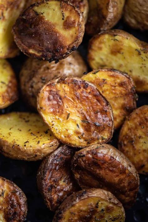 Add the olive oil, garlic powder, salt, and pepper. roasted potatoes in the air fryer in 2020 | Potato recipes ...