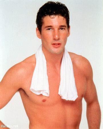 MALE CELEBRITIES Babe Richard Gere Shirtless With A Towel Around His Neck