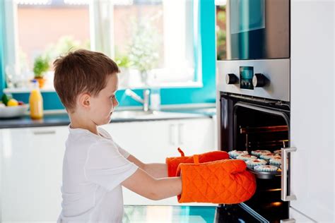 Open kitchen shelves are just the best, but knowing how to use them is important for setting up your home decor. 10 important kitchen safety rules to keep little cooks ...