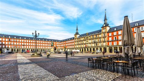 La Plaza Mayor De Madrid Y Su Importancia A Lo Largo De La Historia